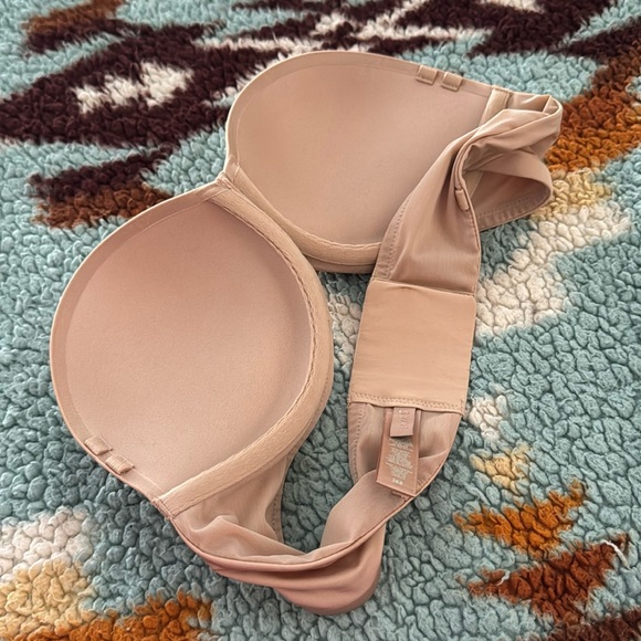 SKIMS ULTIMATE BRA STRAPLESS PUSH-UP BRA 
CLAY  36 B - Picture 3 of 4